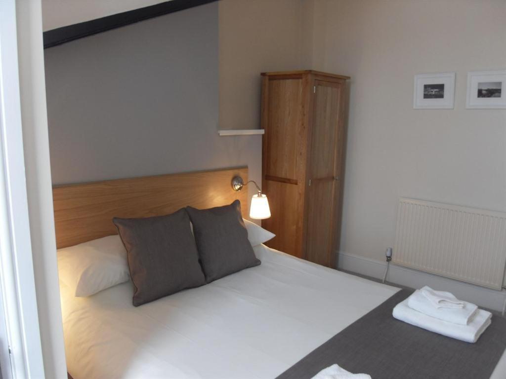 Powys Lodge Scarborough Extérieur photo