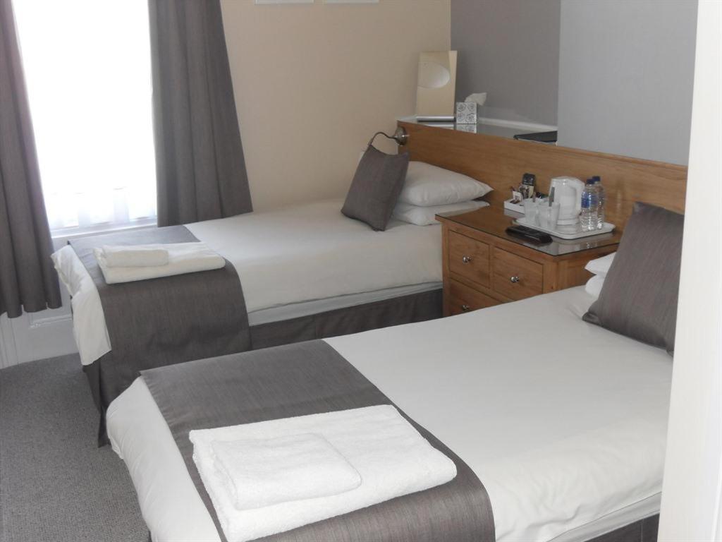 Powys Lodge Scarborough Extérieur photo