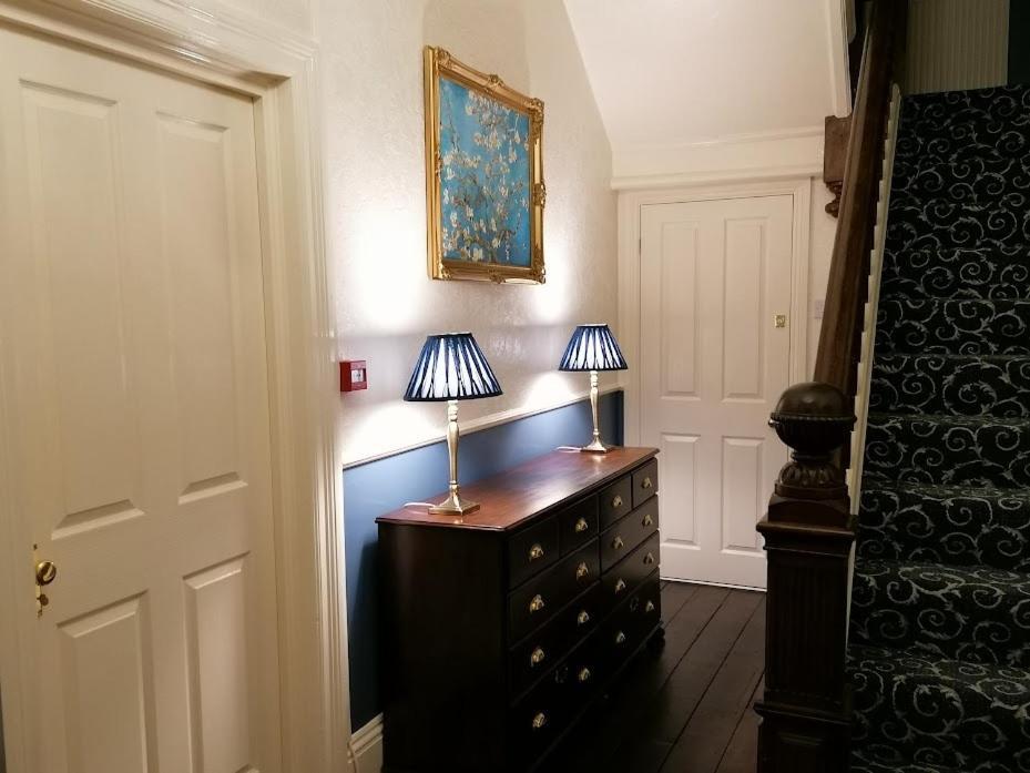 Powys Lodge Scarborough Extérieur photo